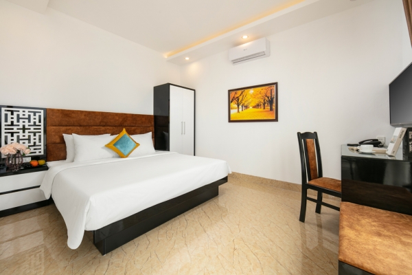 ELEGANCE TRIPLE WITH BALCONY AND SEA VIEW